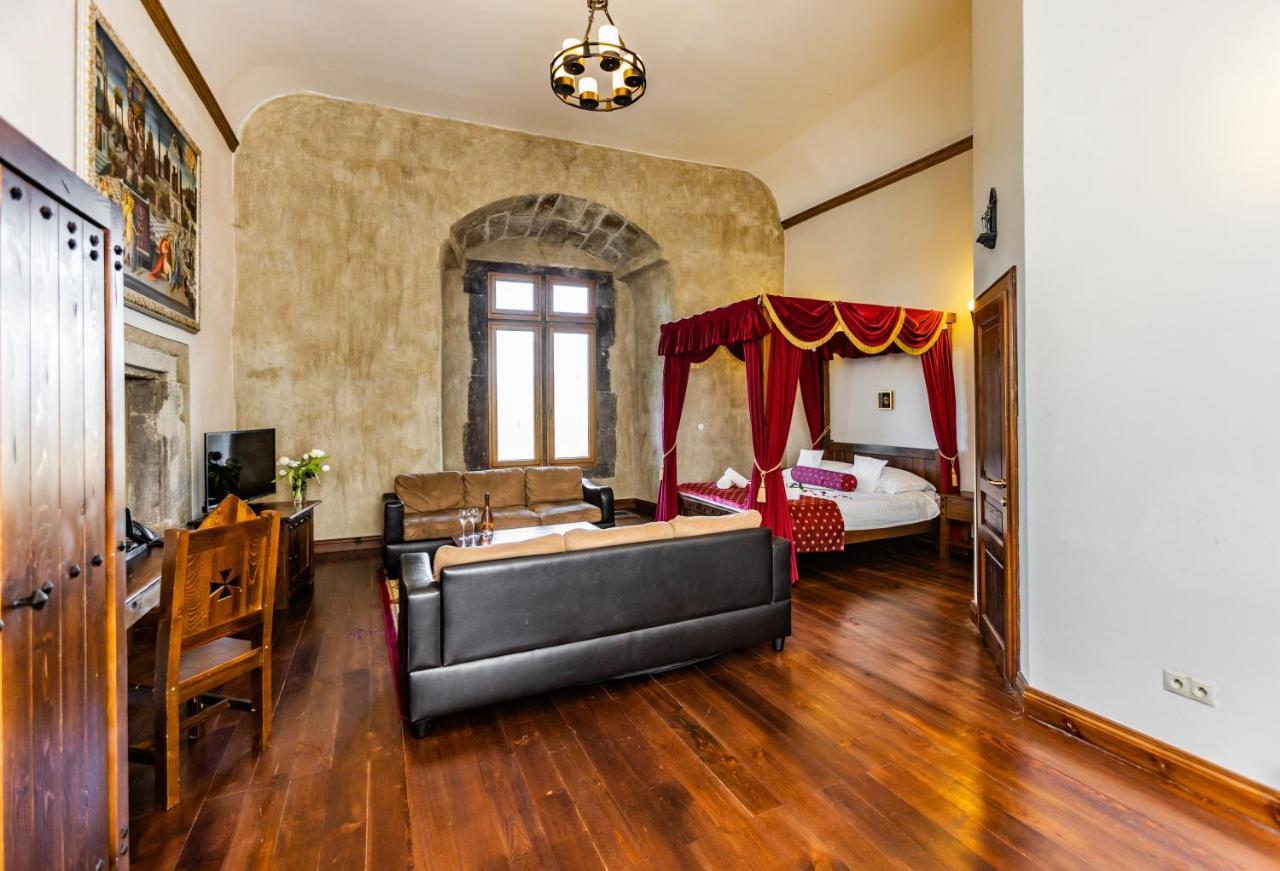 Hotel Grand Viglas Zvolen Bagian luar foto